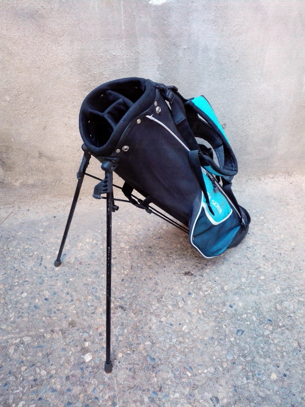 bolsa golf azul celeste negro tela 78x18x23 1u